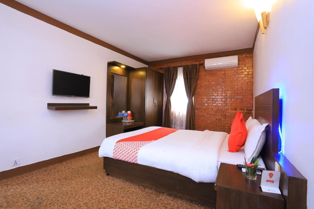 Oyo 591 Hotel Blue Moon Dharampur Екстер'єр фото
