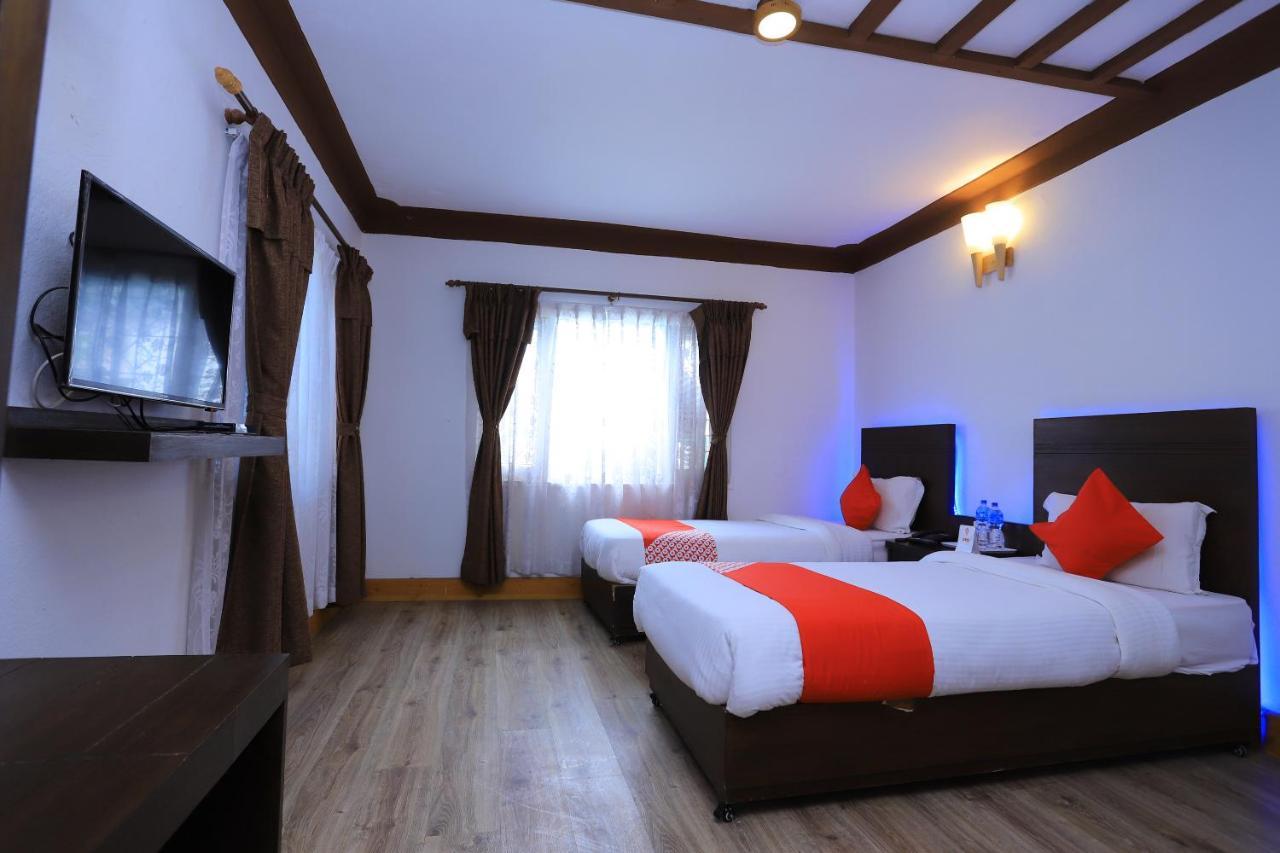 Oyo 591 Hotel Blue Moon Dharampur Екстер'єр фото