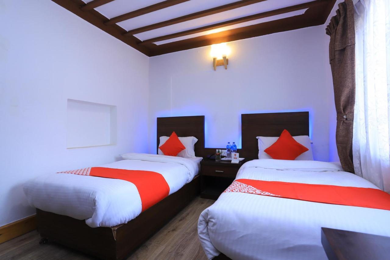 Oyo 591 Hotel Blue Moon Dharampur Екстер'єр фото