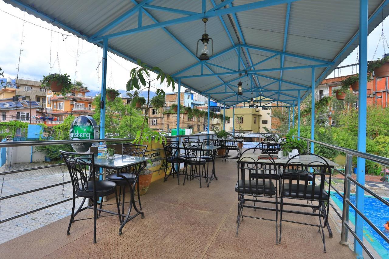 Oyo 591 Hotel Blue Moon Dharampur Екстер'єр фото