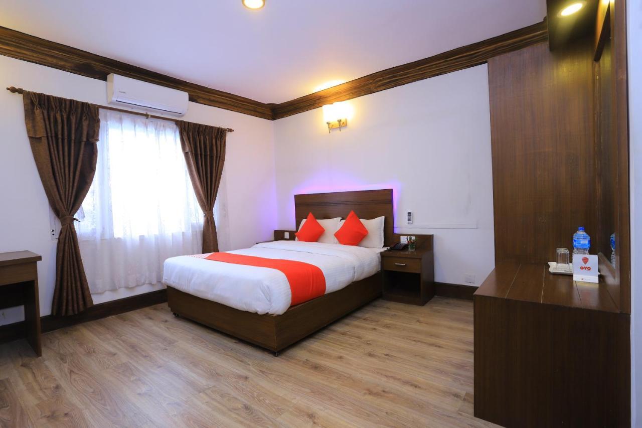 Oyo 591 Hotel Blue Moon Dharampur Екстер'єр фото