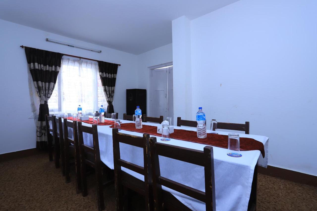 Oyo 591 Hotel Blue Moon Dharampur Екстер'єр фото