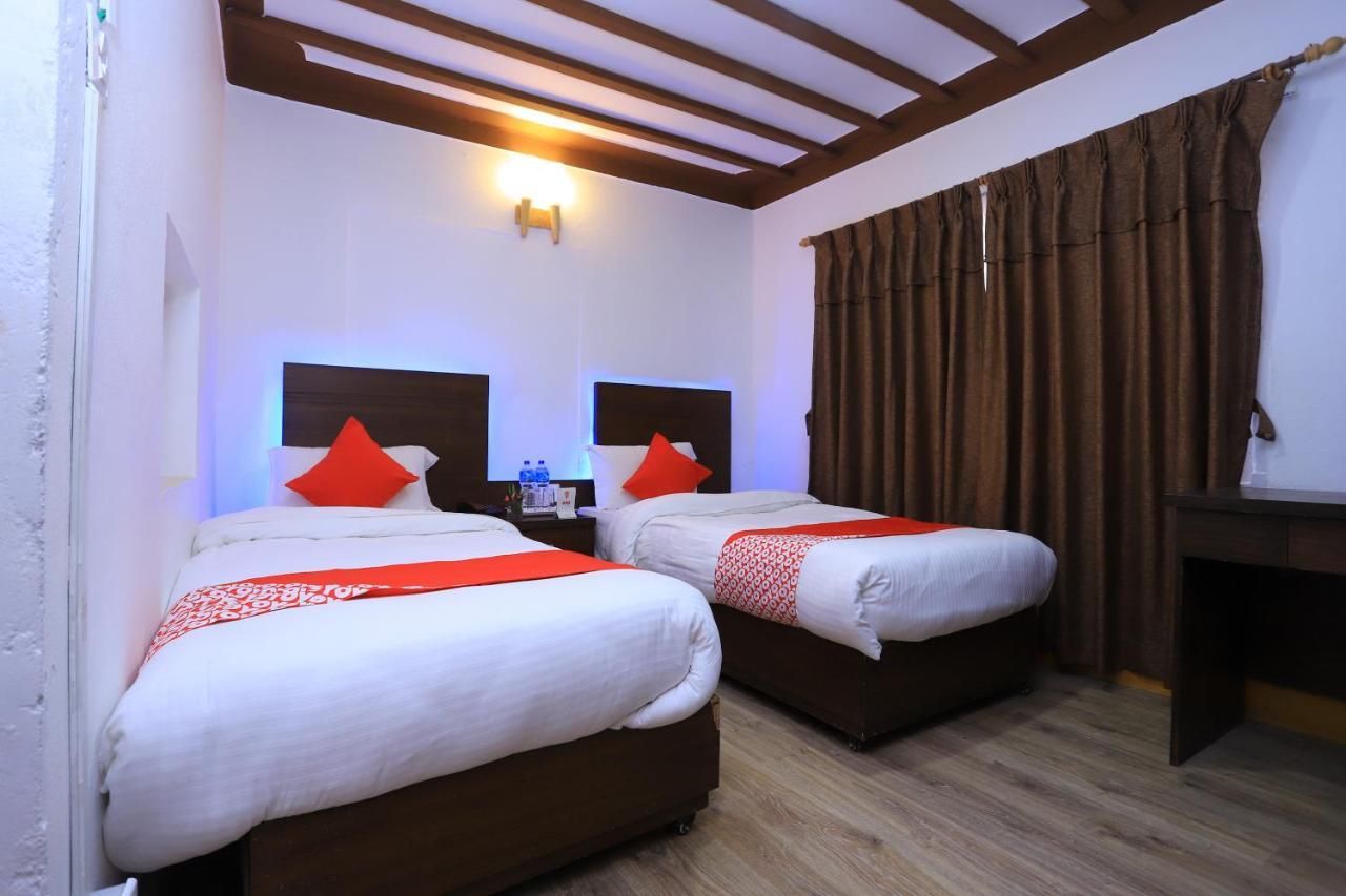 Oyo 591 Hotel Blue Moon Dharampur Екстер'єр фото
