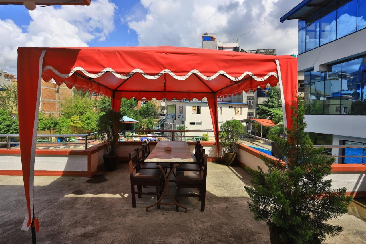 Oyo 591 Hotel Blue Moon Dharampur Екстер'єр фото