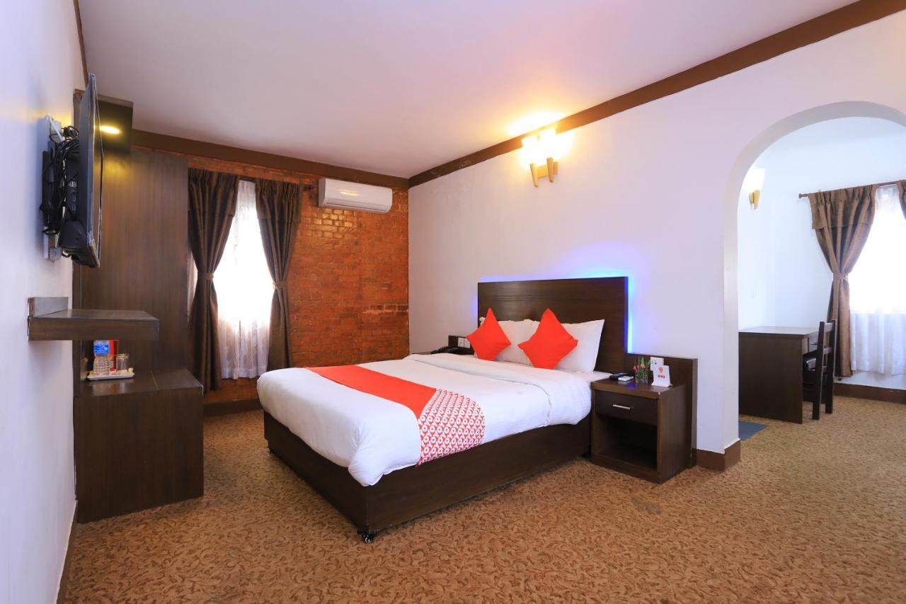 Oyo 591 Hotel Blue Moon Dharampur Екстер'єр фото