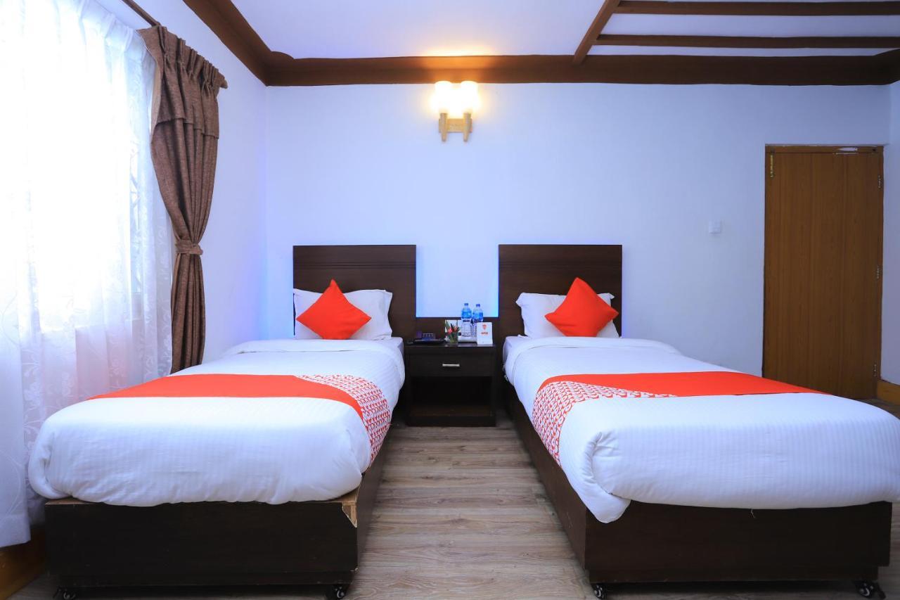 Oyo 591 Hotel Blue Moon Dharampur Екстер'єр фото