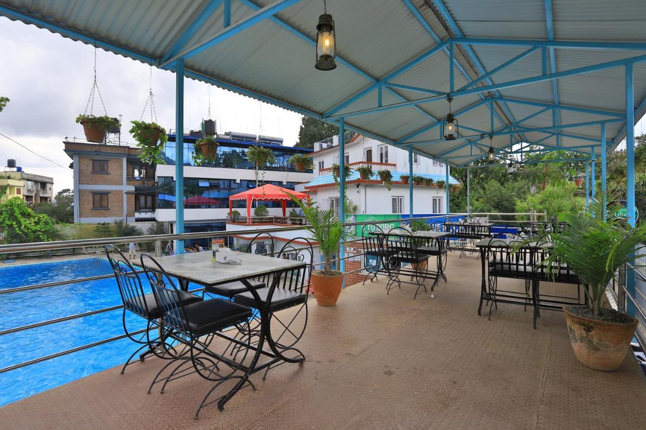 Oyo 591 Hotel Blue Moon Dharampur Екстер'єр фото