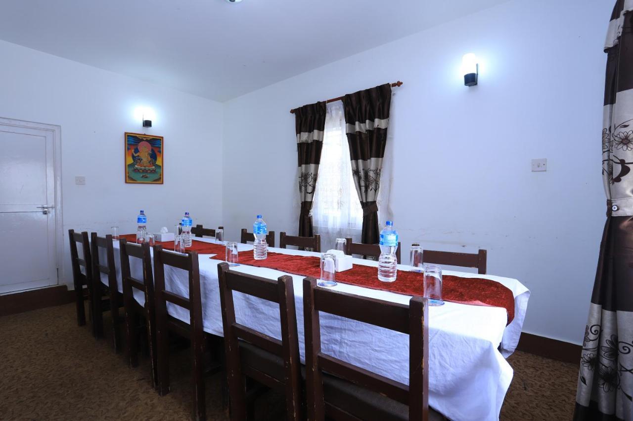 Oyo 591 Hotel Blue Moon Dharampur Екстер'єр фото