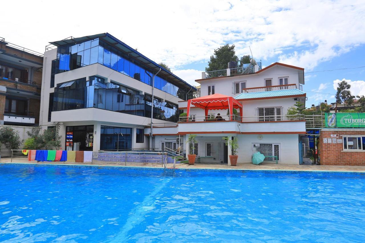 Oyo 591 Hotel Blue Moon Dharampur Екстер'єр фото