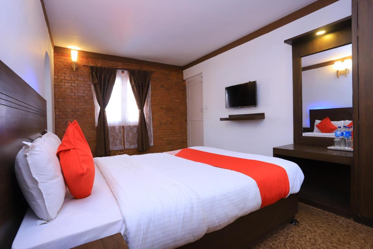 Oyo 591 Hotel Blue Moon Dharampur Екстер'єр фото